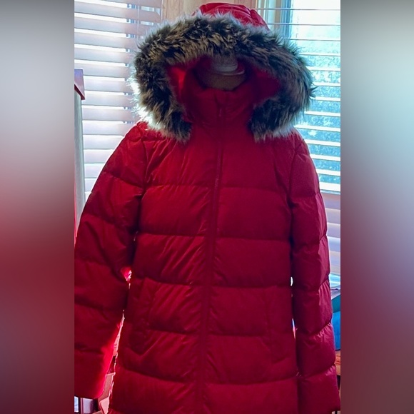 NWT Women’s Lands’ End Max 600 Down Long Maxi Coat w fur lined hood
Sold Out - Picture 6 of 17